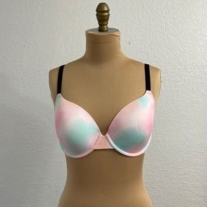 PINK Victoria's Secret T-Shirt Lightly Lined Bra Size 34DD (E75)